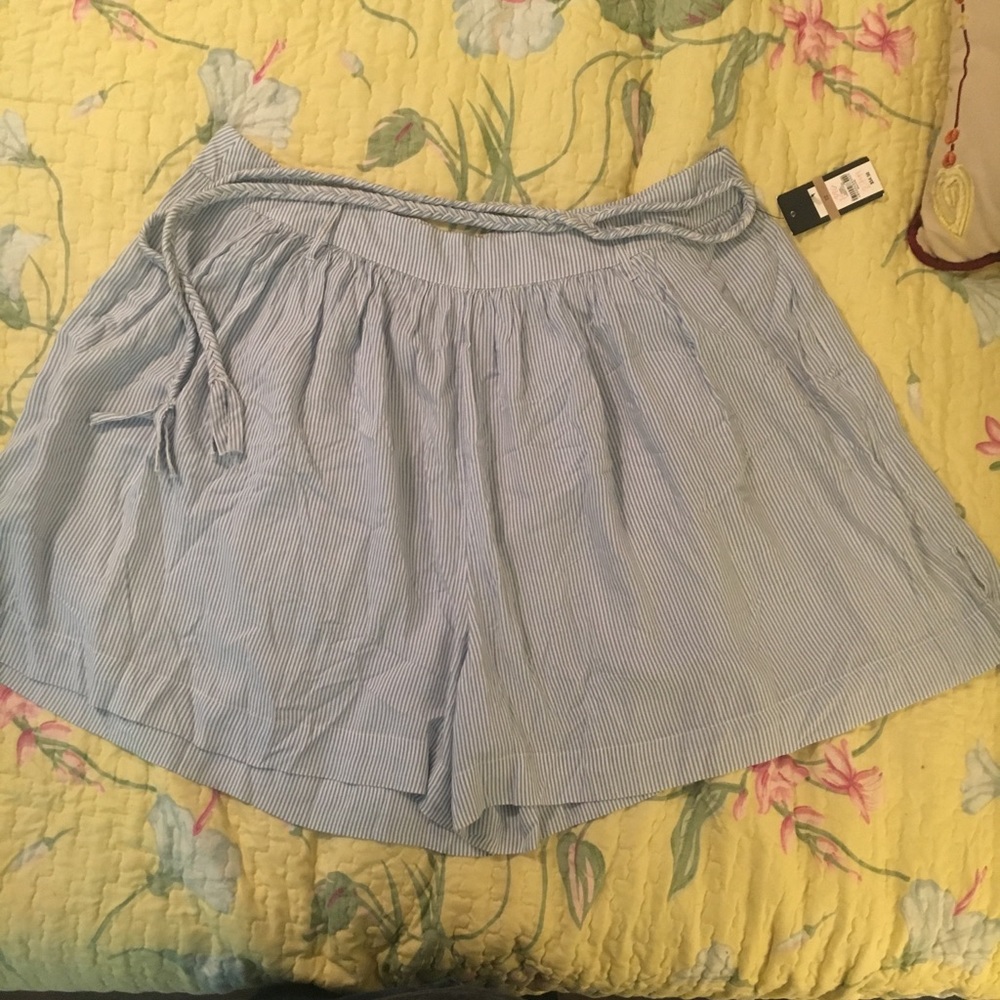 Linen shorts